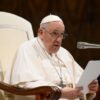 Il Papa: accompagnare la vita spirituale dei sacerdoti, non tollerare doppiezze