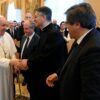 Il Papa ai carismatici: non solo bei canti e lunghe preghiere ma gesti concreti di carità
